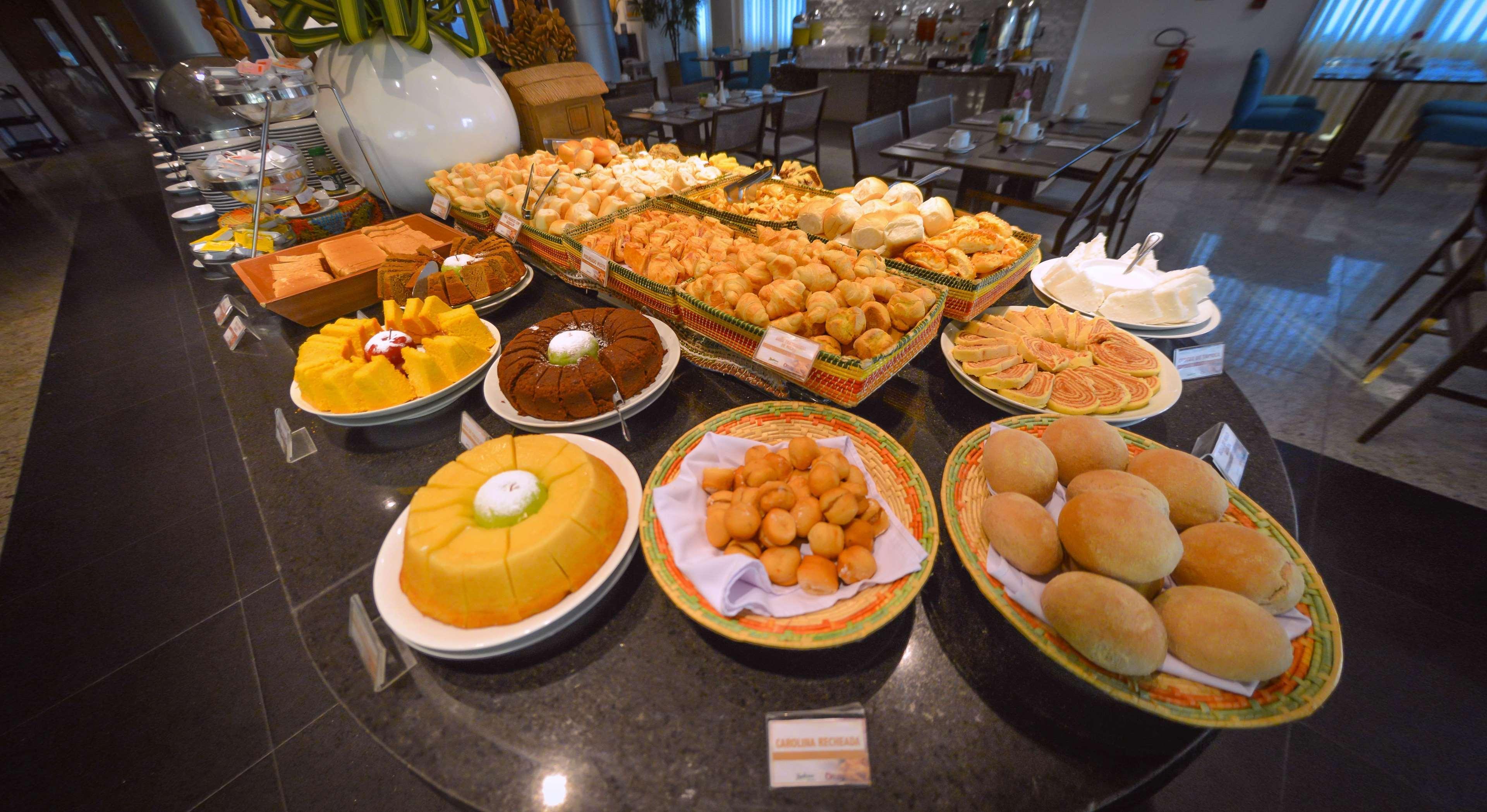 Best Western Premier Maceio Εξωτερικό φωτογραφία A selection of puddings and cakes